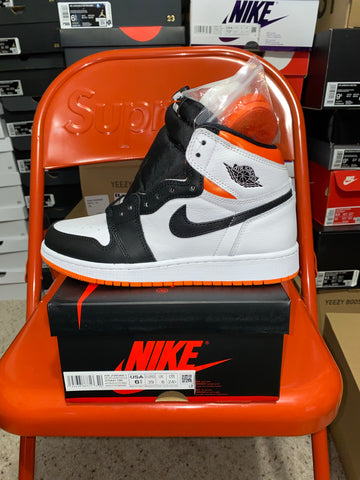 Jordan 1 retro (electro Orange 🍊) grade School